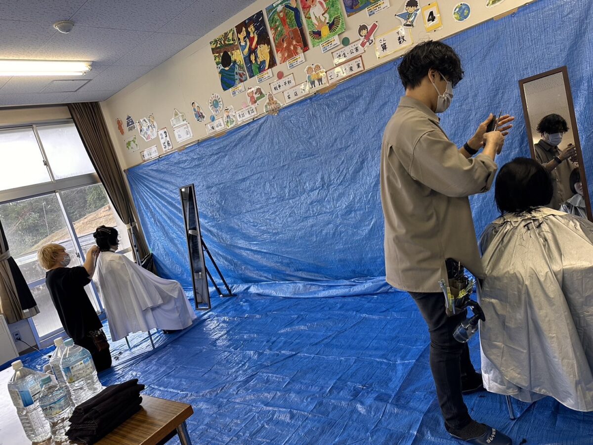 石川県珠洲市の小学校避難所生活者対象”ボランティアカット&整体！！”